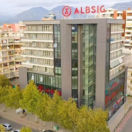 Free Parking Skanderbeg Square - Spacious Central Apartment Tirana Bagian luar foto