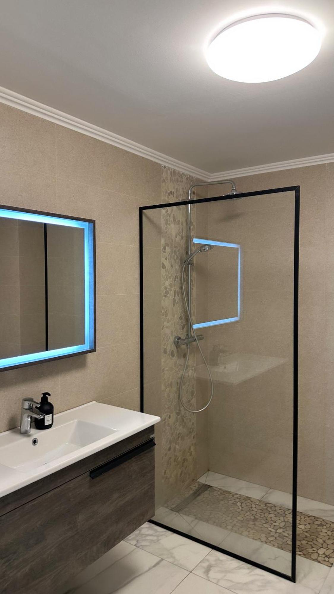 Free Parking Skanderbeg Square - Spacious Central Apartment Tirana Bagian luar foto