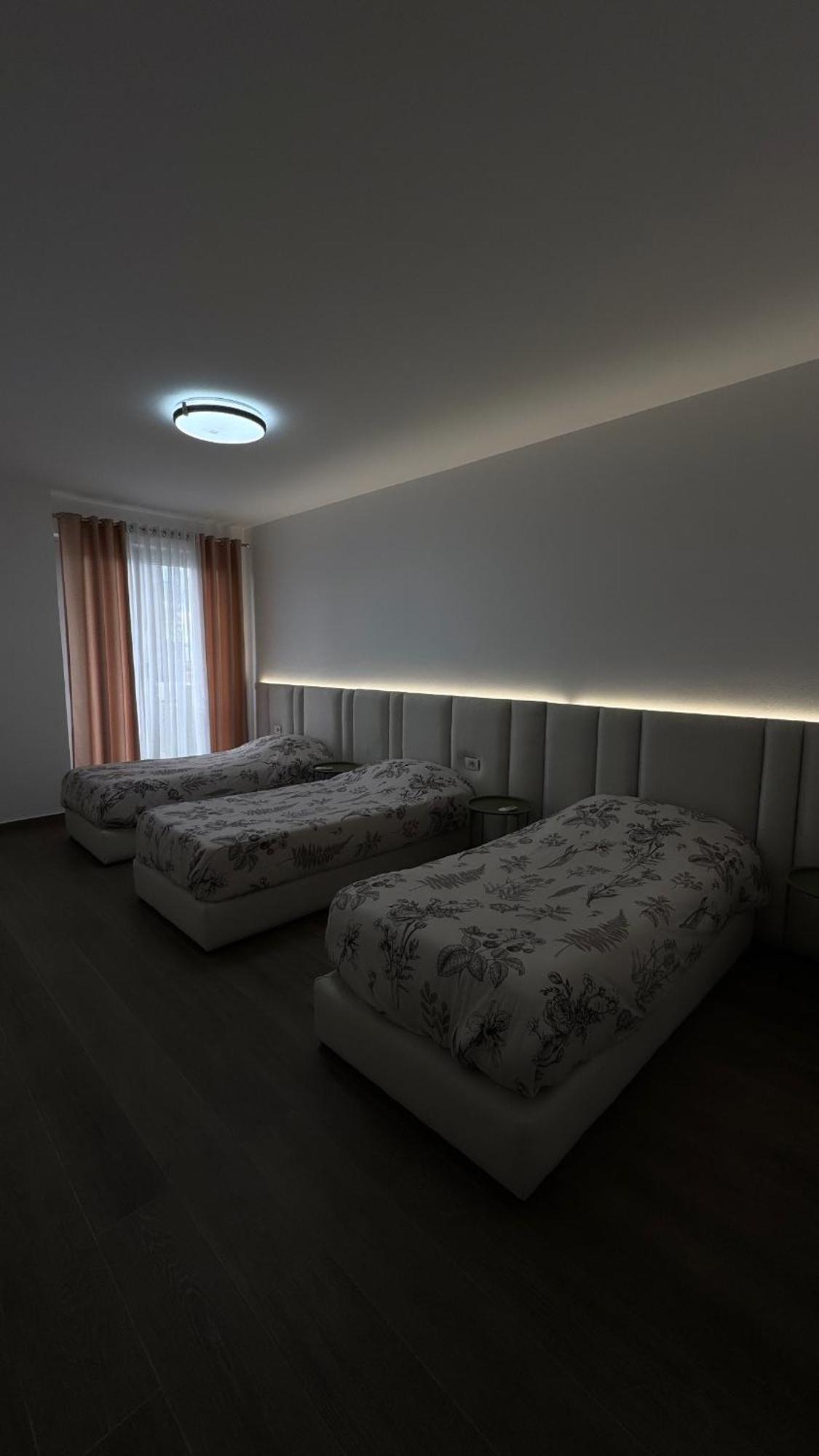 Free Parking Skanderbeg Square - Spacious Central Apartment Tirana Bagian luar foto