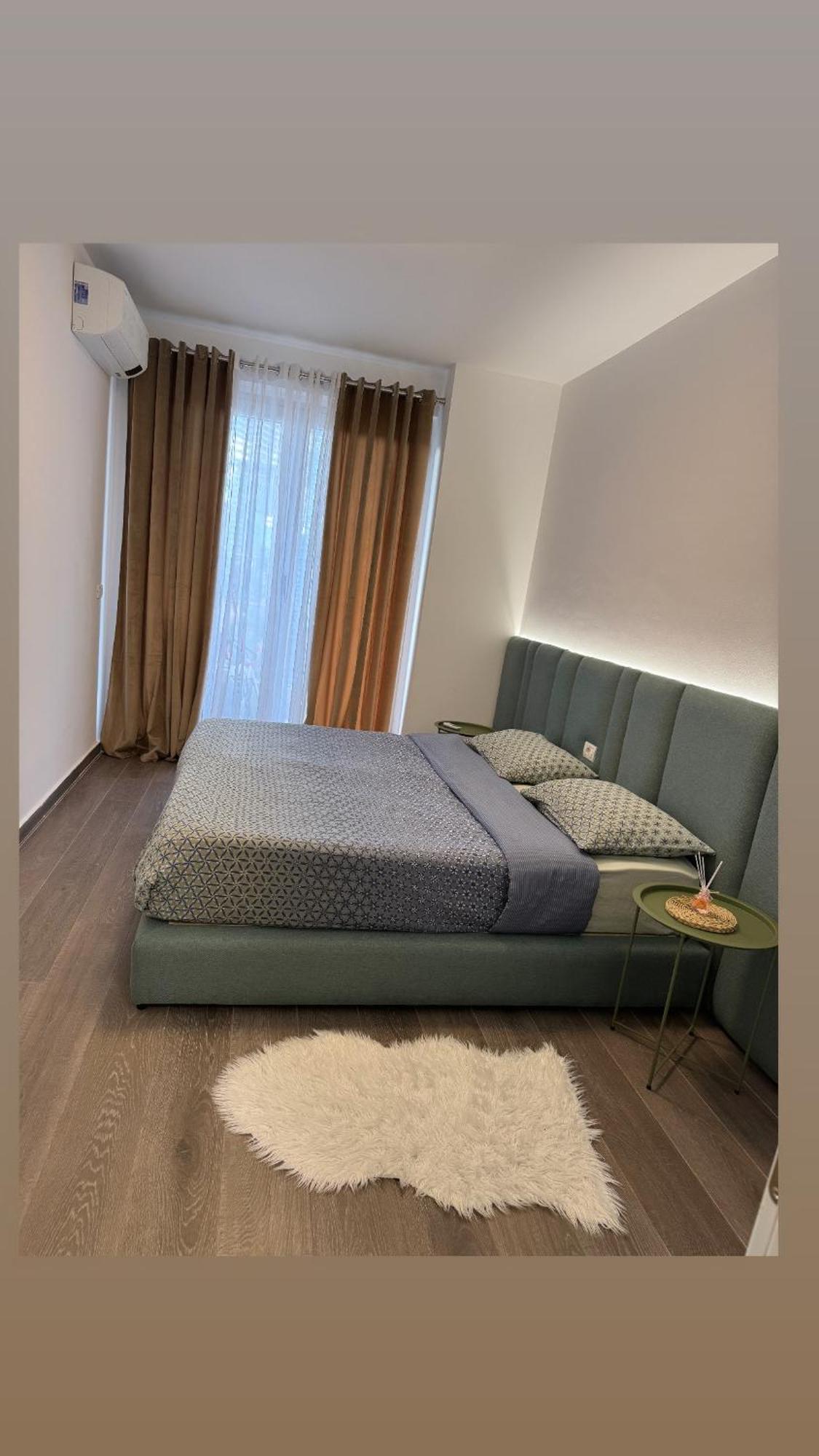 Free Parking Skanderbeg Square - Spacious Central Apartment Tirana Bagian luar foto